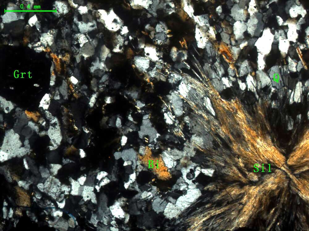 含石榴石矽线石黑云母石英片岩