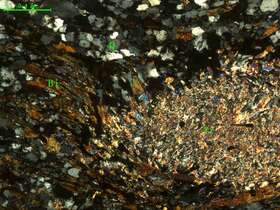 含石榴石黑云母石英片岩