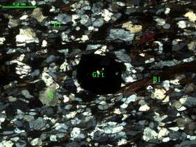 含石榴石黑云母石英片岩