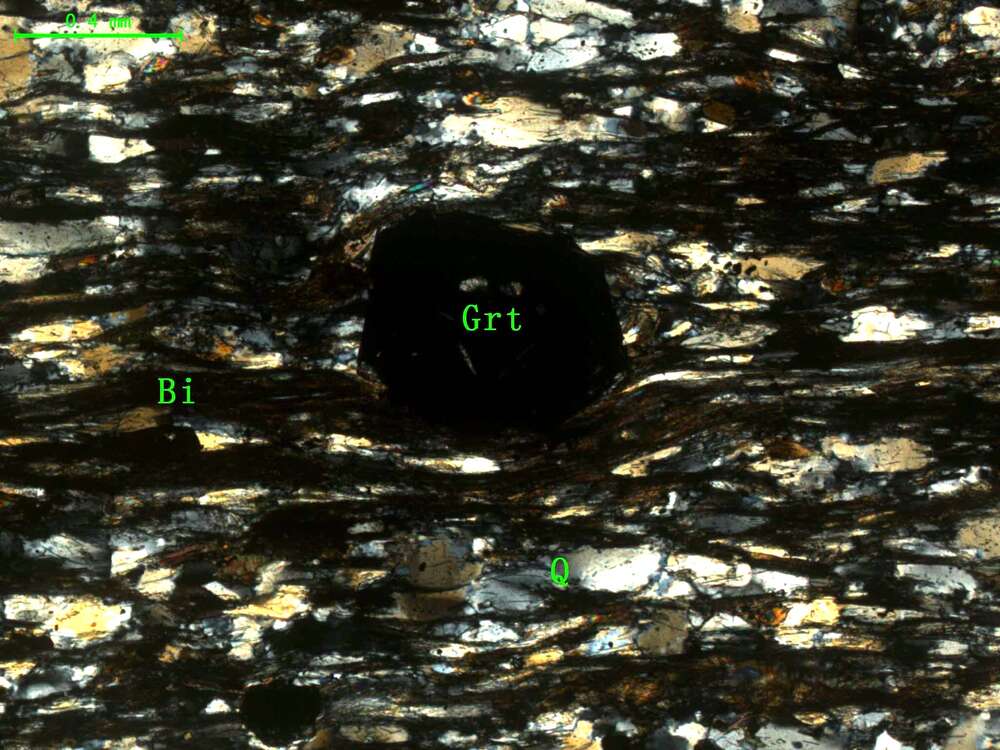 含石榴石黑云母石英片岩