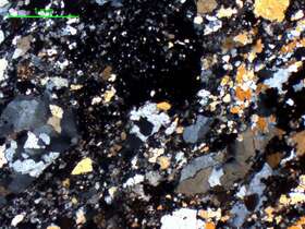 含绿帘石-石榴子石变粒岩