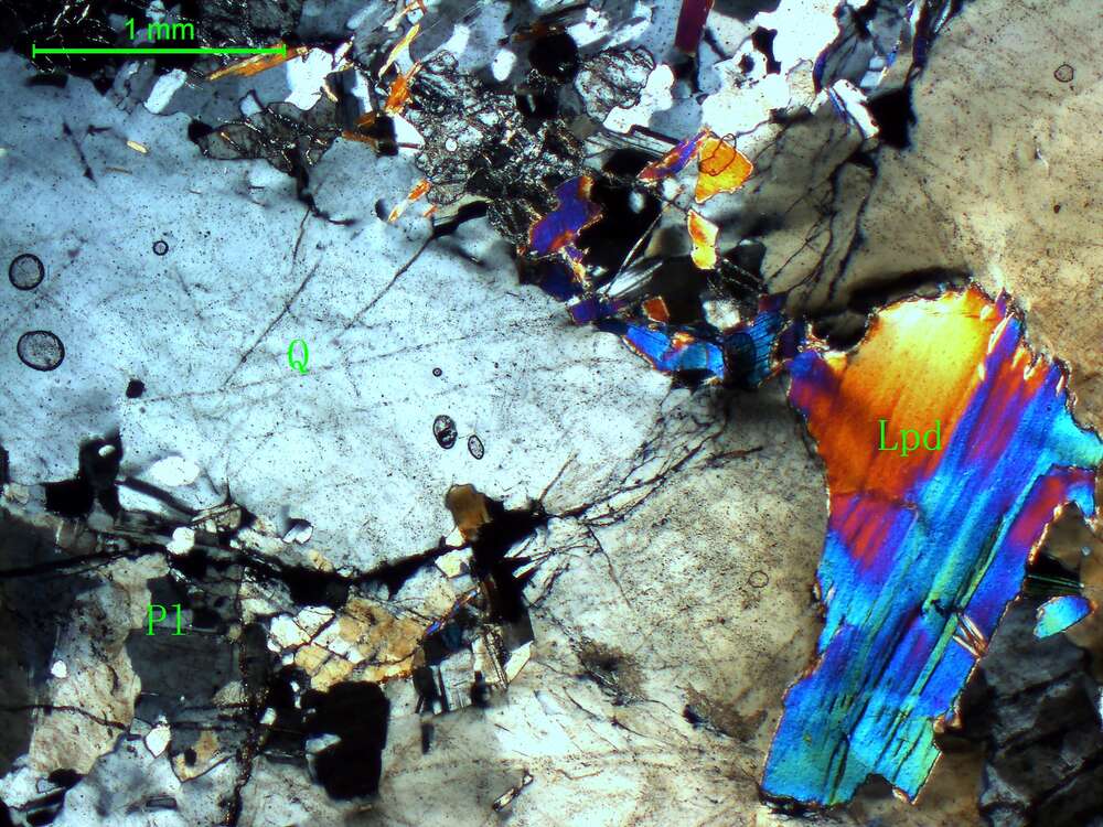 硅化细粒含绿柱石锂云母斜长花岗岩