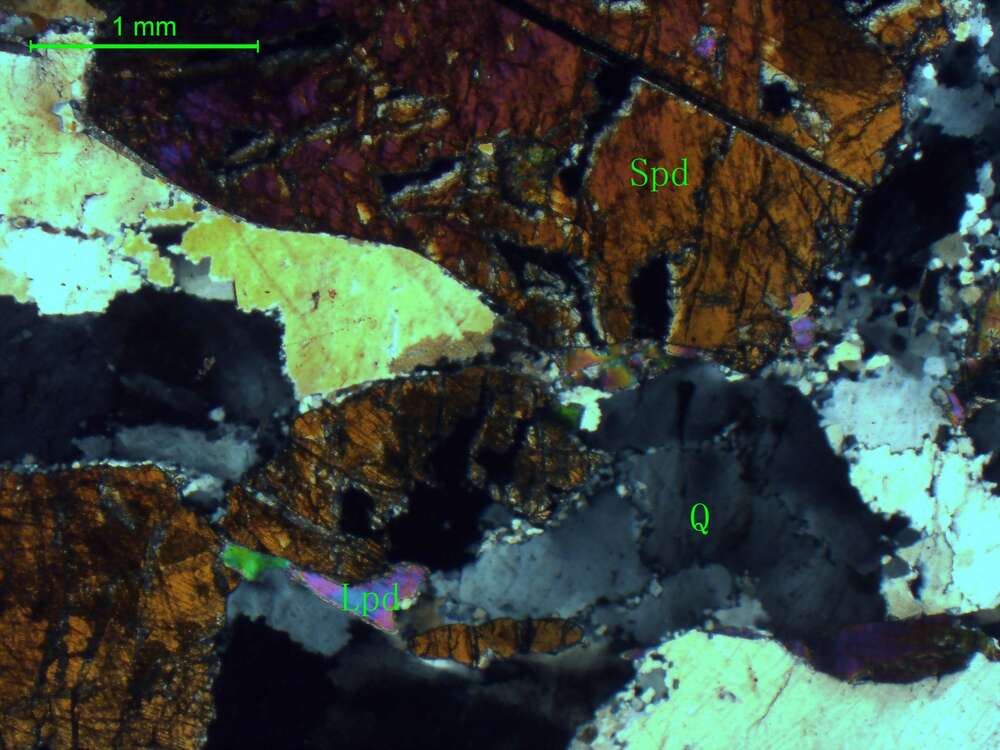 细粒斜长花岗伟晶岩