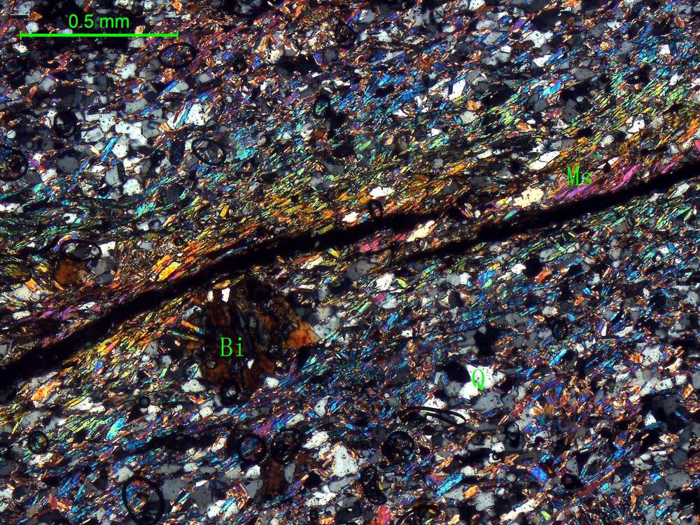 二云母石英片岩