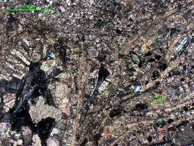 条带状细晶灰岩