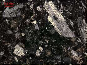 深灰色中细粒杏仁状岩屑晶屑凝灰岩