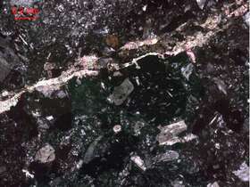 紫红色含火山角砾岩屑晶屑凝灰岩