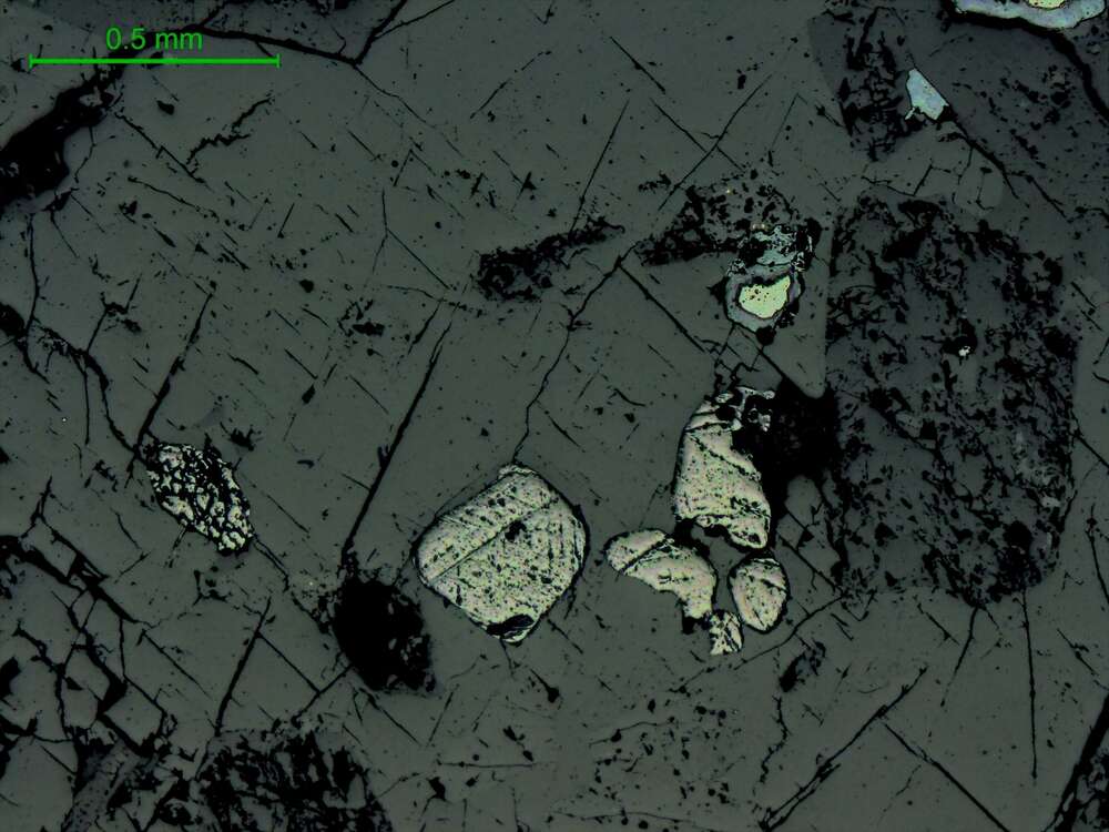 磁铁矿、黄铁矿