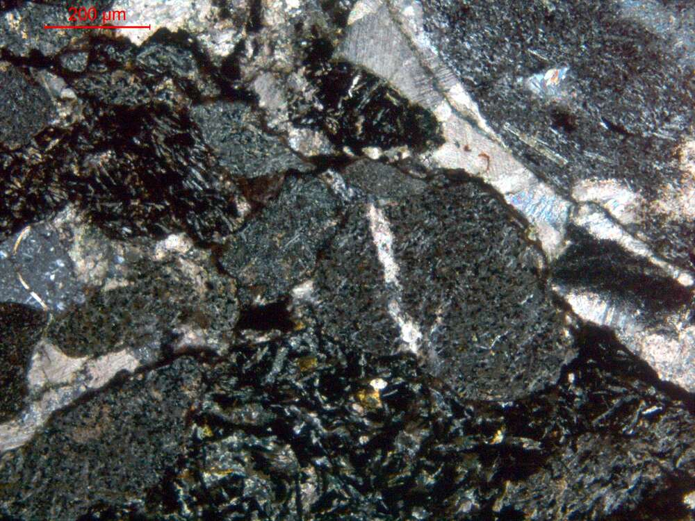 玄武质沉角砾岩