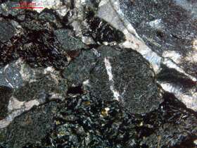 玄武质沉角砾岩