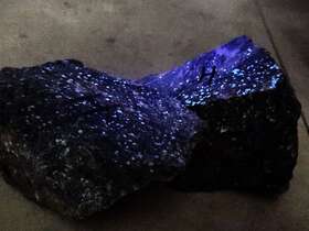 高品位钨矿石手标本