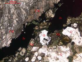 压碎强蚀变玄武岩