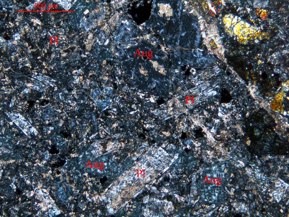 碎裂蚀变玄武岩