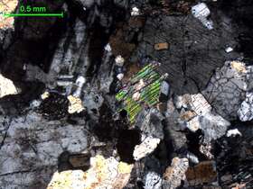 含锂辉石花岗伟晶岩