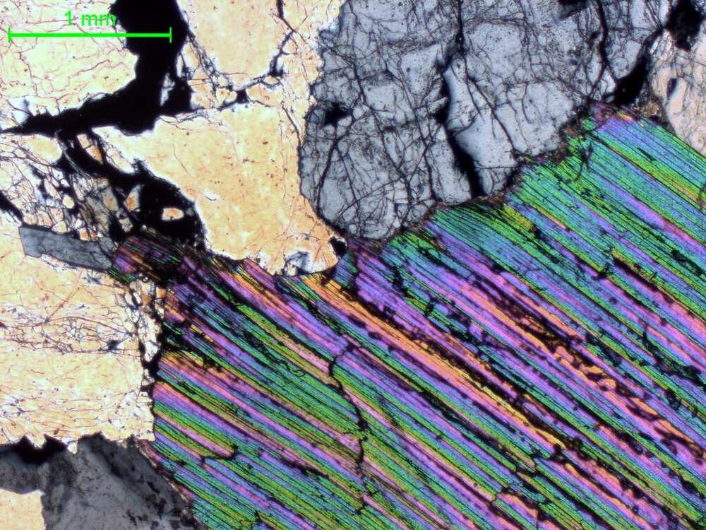 含锂辉石花岗伟晶岩