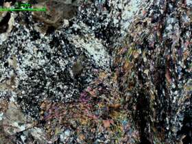 碎裂绢云母化花岗伟晶岩